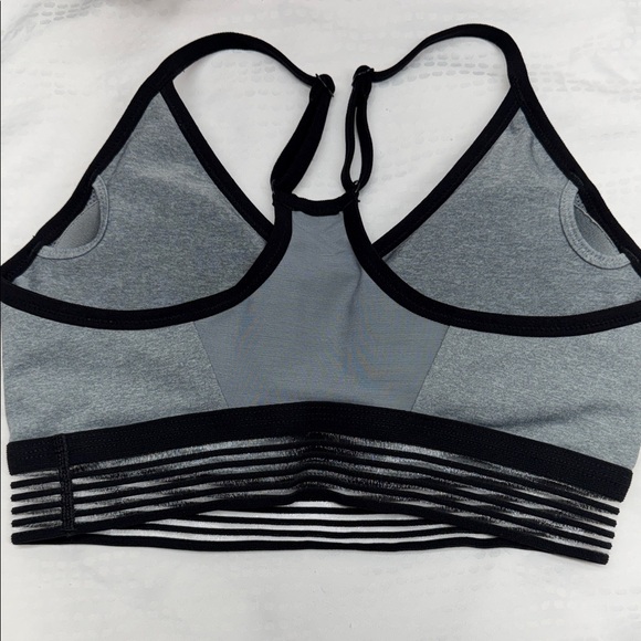 Nike Black and Gray Sports Bra - Picture 4 of 7